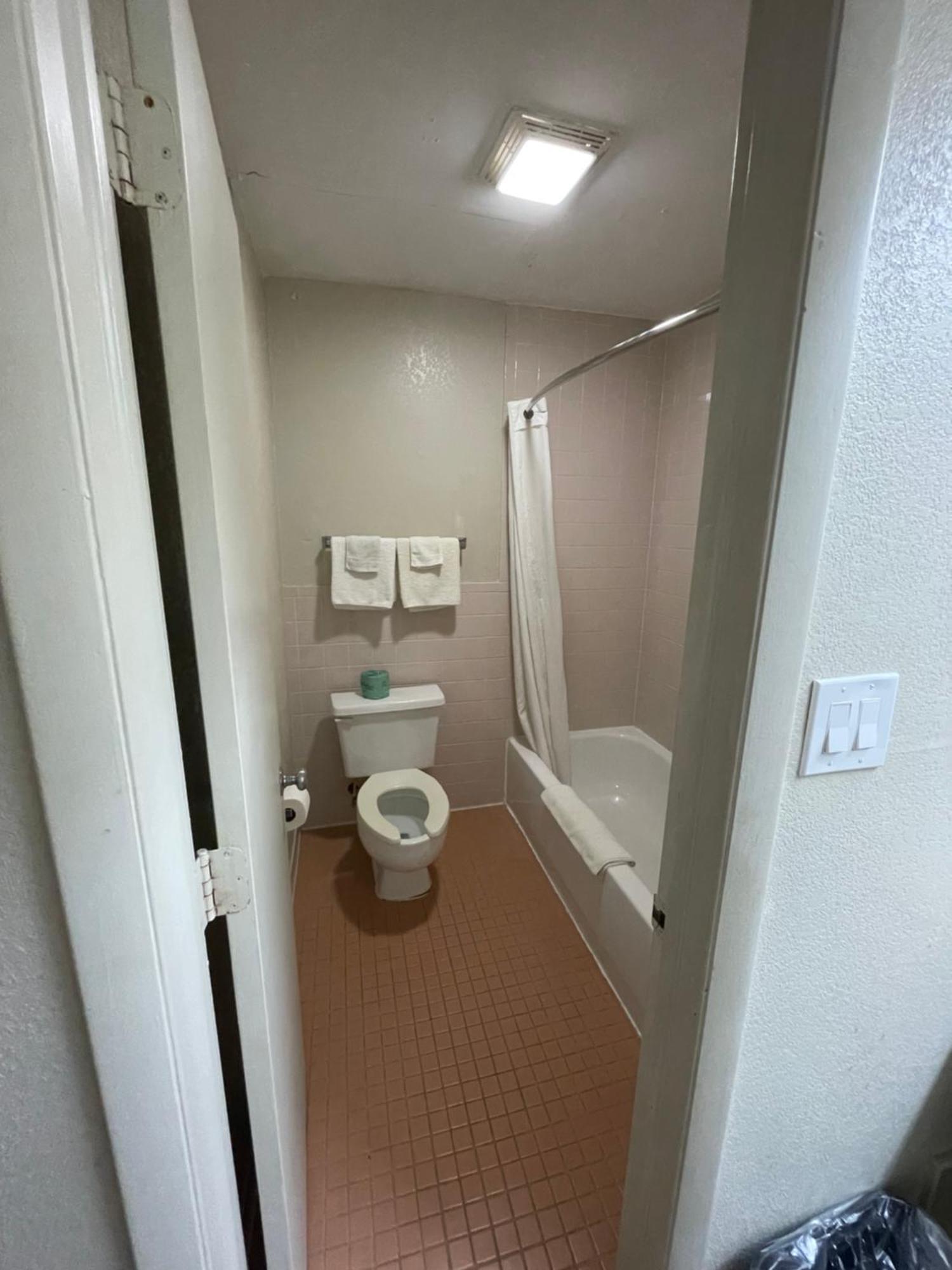 Royal Inn Motel Fredericksburg Extérieur photo