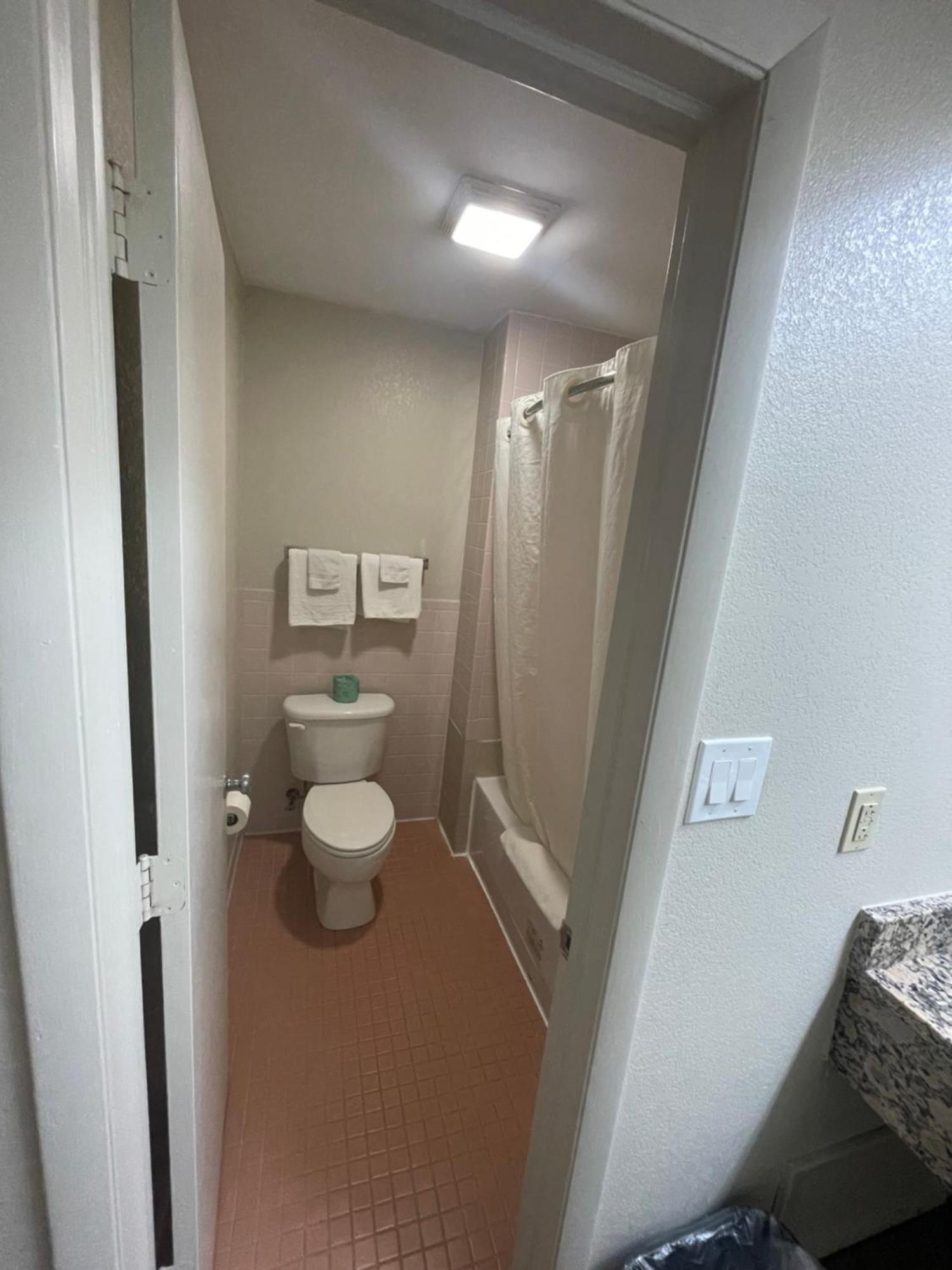 Royal Inn Motel Fredericksburg Extérieur photo